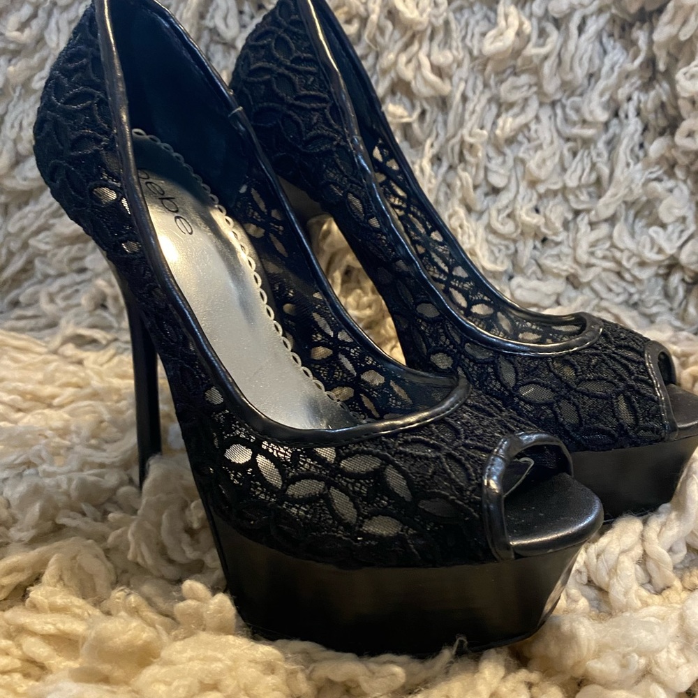 BEBE Black Lace Peep Toe Heels Size 10 (Like NEW!)